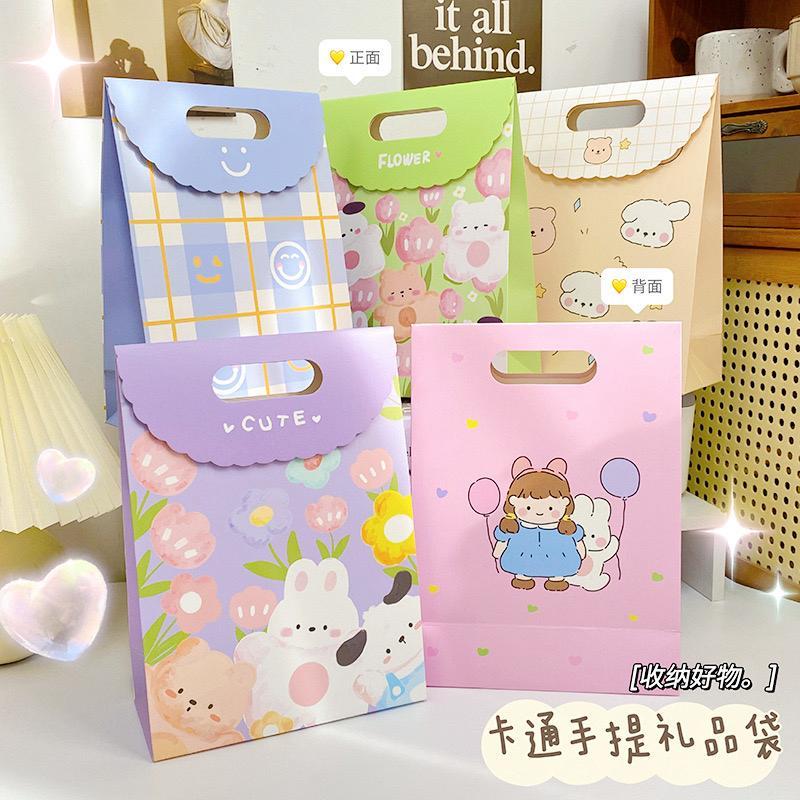 

[randomstuff] Paper Bag Tas Kado Motif Cartoon Aesthetic Lem Perekat Souvenir Box Hampers Printing Dengan Tutup Goodie Bag