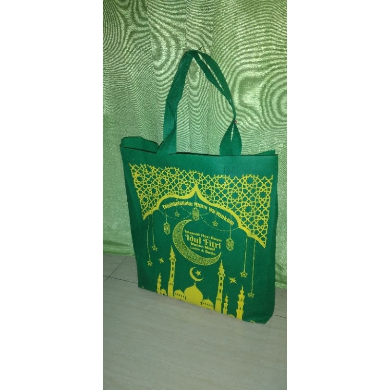 

Tas Parcel Idul Fitri Harga Grosir / Tas Lebaran Ukuran Sedang P30 T40 L8