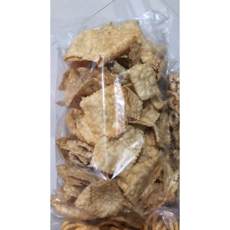

keripik pangsit gurih 500gram