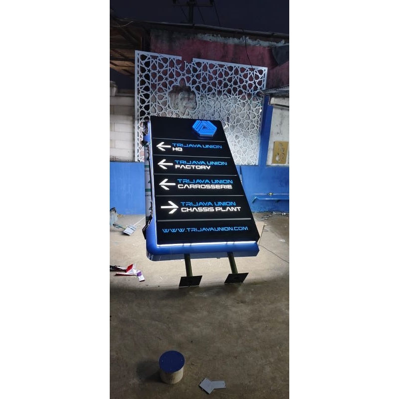 PYLON SIGN | PYLONSIGN