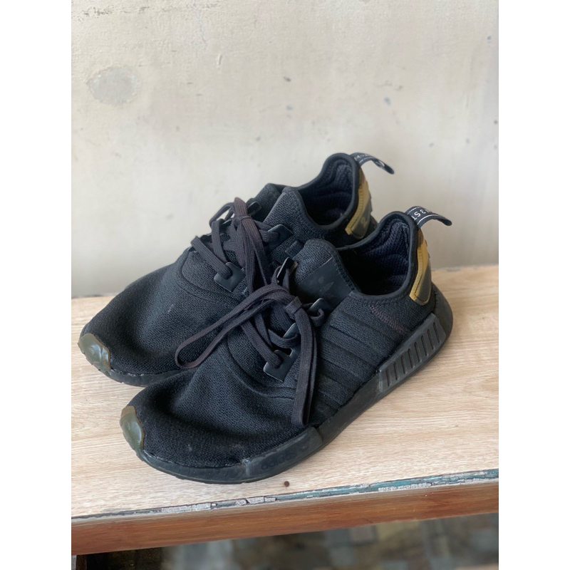 Adidas NMD r1 triple black