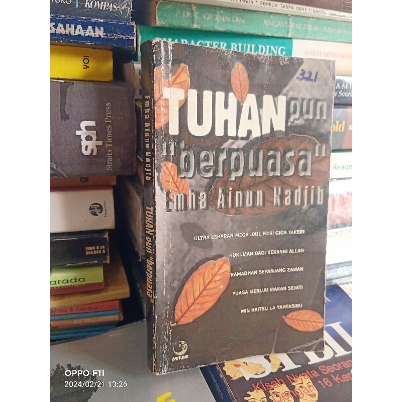 TUHAN PUN BERPUASA EMHA AINUN NADJIB