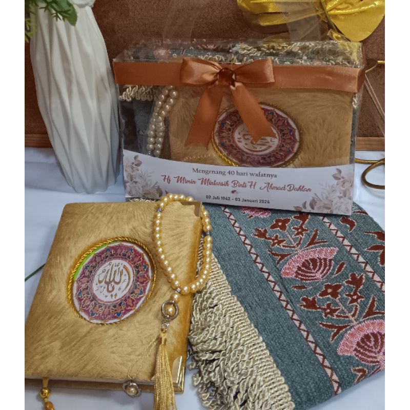Hampers pengajian tahlil/ paket buku yasin,sajadah & tasbih kemas mika