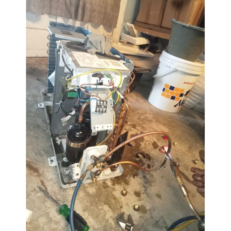 jasa servis ac,jasa cuci ac,servis ac tidak dingin,servis pompa air,servis kulkas,servis mesin cuci,