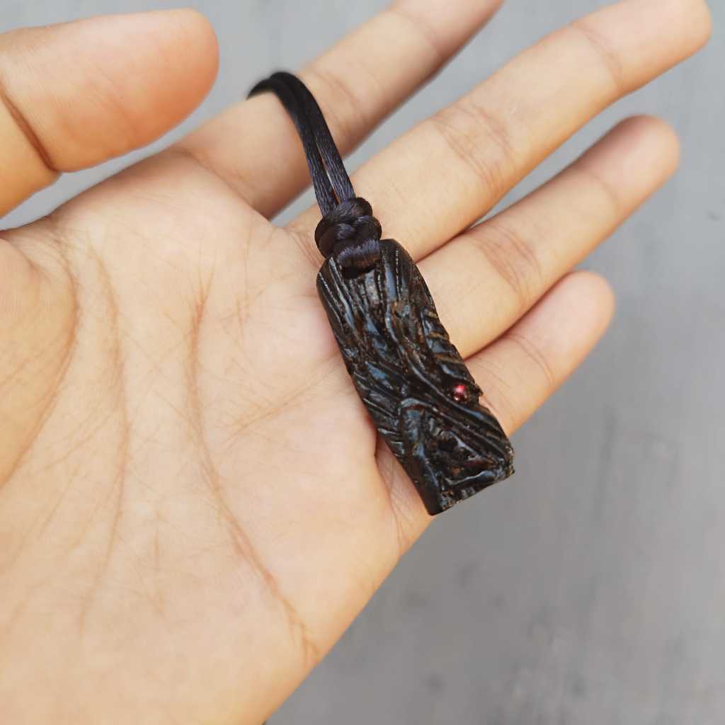 Kalung Akar Bahar Hitam Ukir Naga