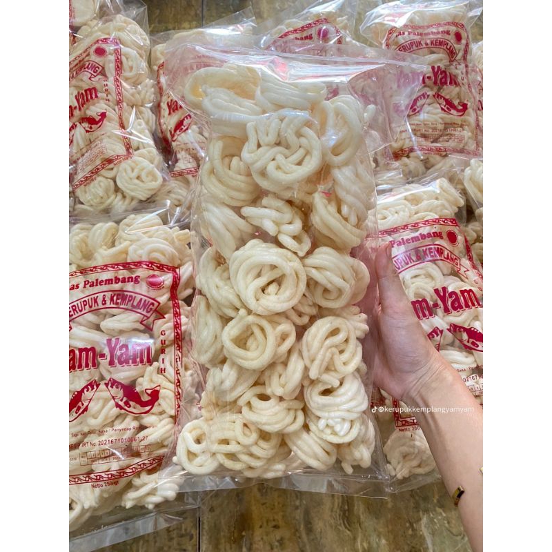 

KRUPUK KELEMPANG YAMYAM KHAS PALEMBANG SUPER NO 1