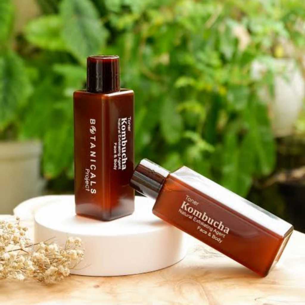 Toner Kombucha mengandung vitamin B1, B6,B12, dan ekstrak tanin bagus untuk menenangkan kulit berjer