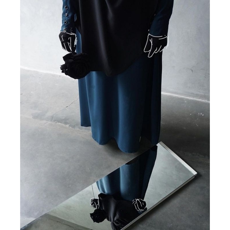 Preloved Saila Aljenna Dark Teal Mina Anti UV sz L