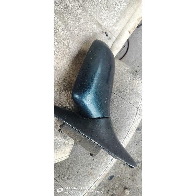 spion kiri sedan Timor