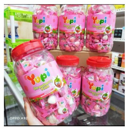 

PERMEN YUPI STRAWBERRY KISS TOPLES YUPI LOVE PERMEN TERLARIS PERMEN LEBARAN PROMO YUPI TOPLES