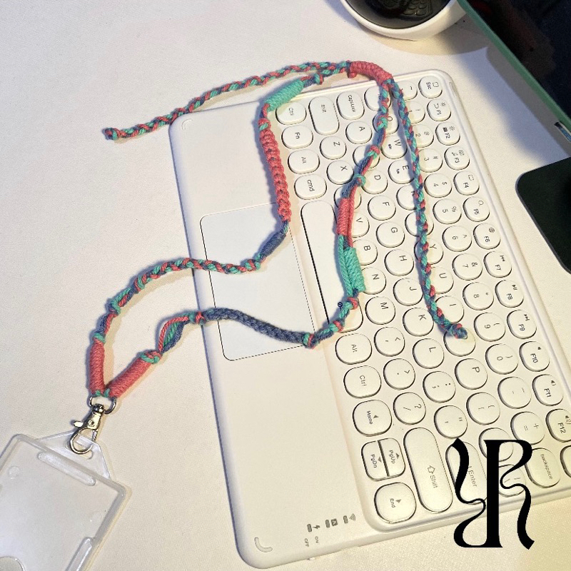 

Deena Lanyard Pastel Color | Bisa panjang pendek up size 10cm | Free Tempat Id Card | Bisa untuk Id Card or Pods or Hp