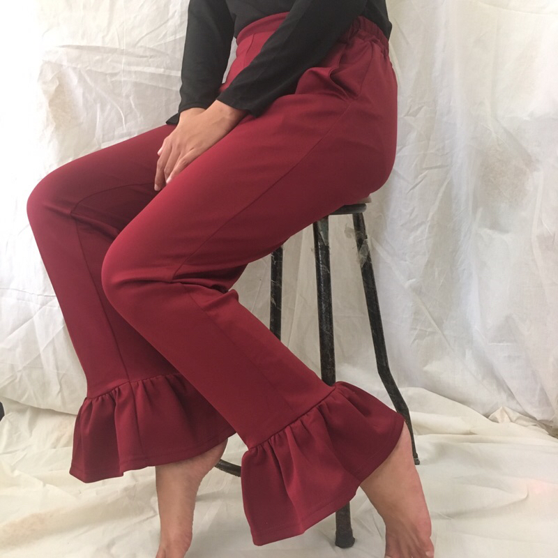 PRELOVED MURAH BISA NEGO celana mermaid warna maroon