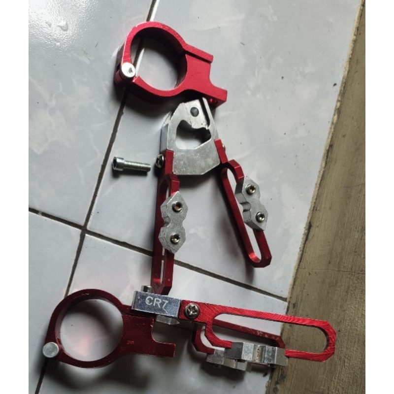 Breket Variasi Selang Rem Model V