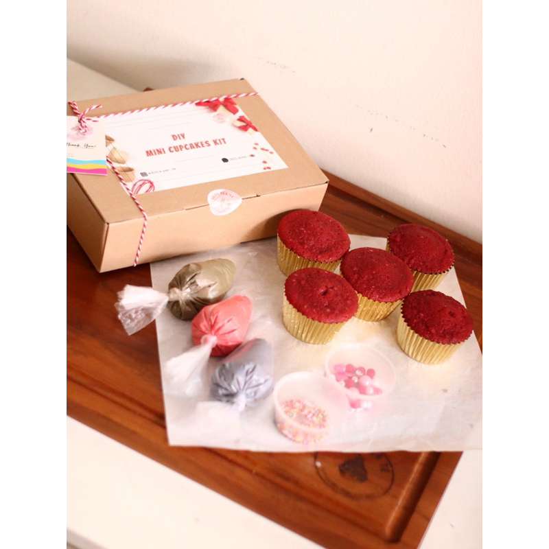 

CUPCAKES KIT DIY BIRTHDAY HAMPERS