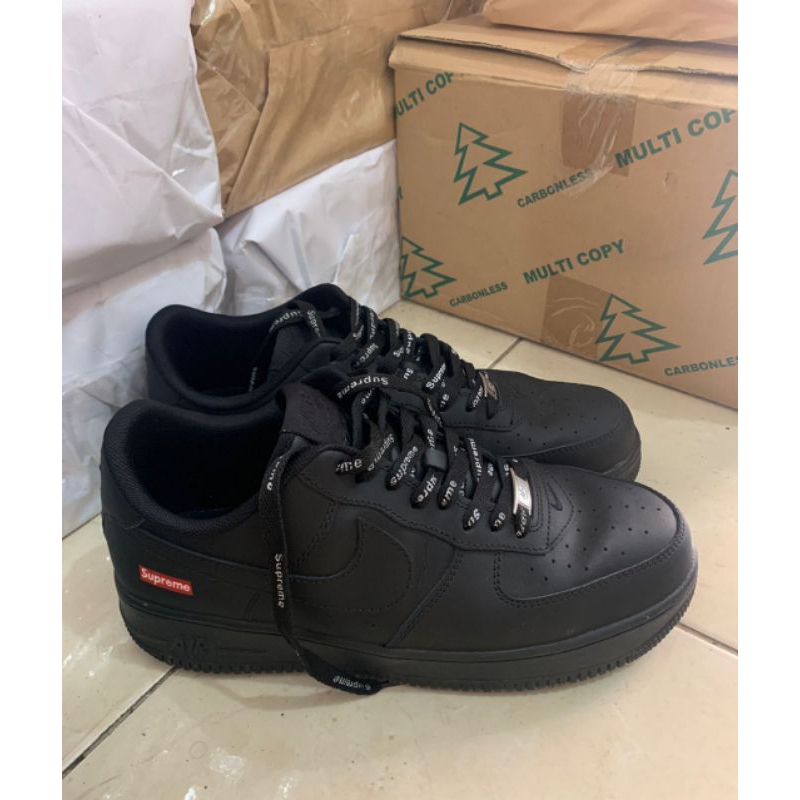 NIKE AIR FORCE ONE ALL BLACK X SUPREME