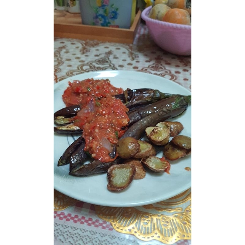 

Jengkol terong goreng sambal terasi