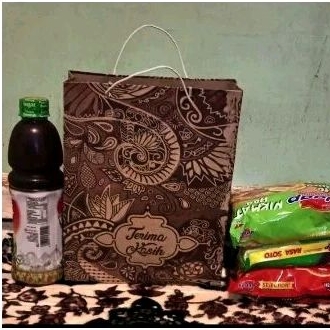 

50 pcs paper bag motik batik terlaris serbaguna