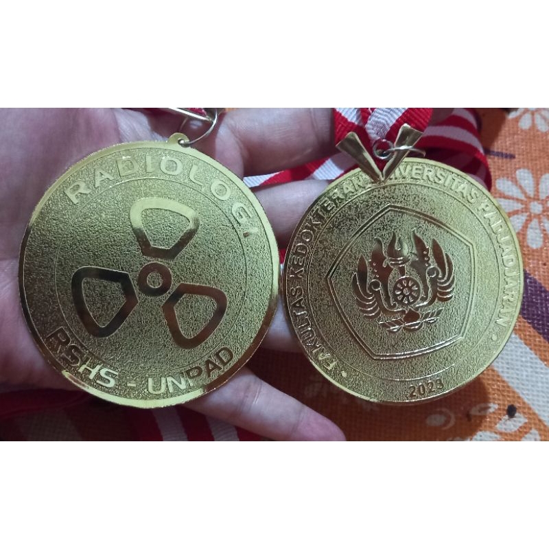 medali kuningan/medali murah/medali wisuda/medali etsa