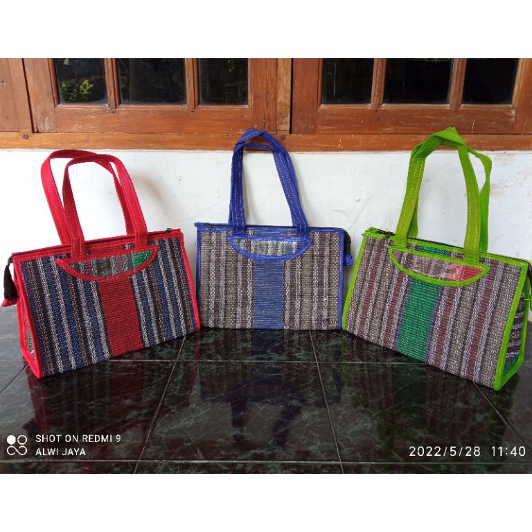 Tas Tenun Tikar  Tas Murah  Tas Bowoh  Tas Hajatan  Tas Anyaman Rajut  Tas Souvenir  Tas Oleh Haji A
