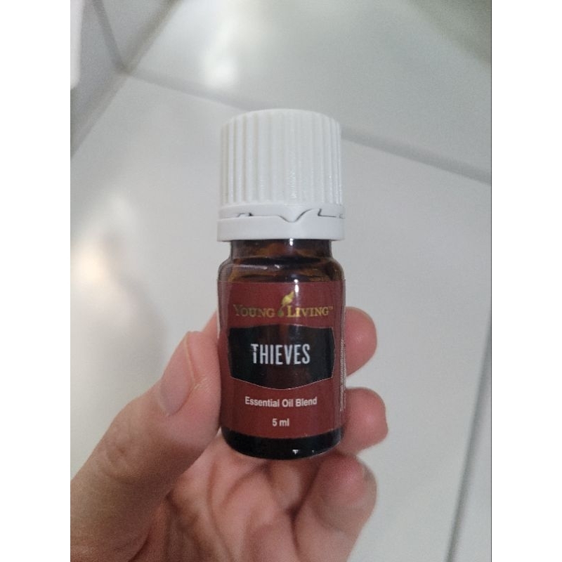 Young Living Essential Oil Thieves 5 ml - Original and Sealed