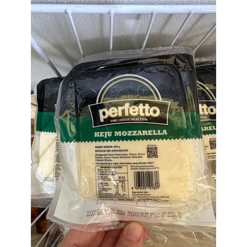 

keju mozarella perfetto 250gr kualitas bagus bukan yg pecah atau reject