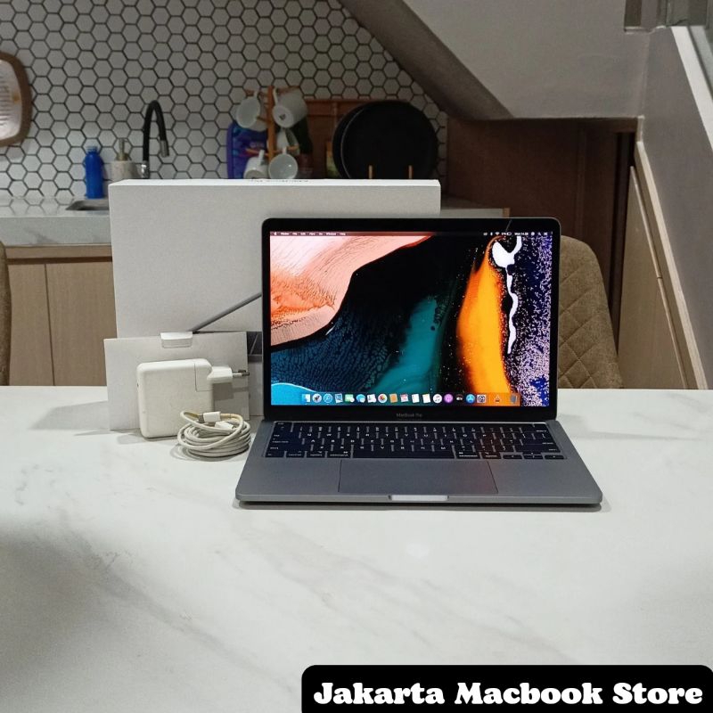 MacBook Pro 13 2020 Core i5 RAM 8GB SSD 256GB ex iBox 