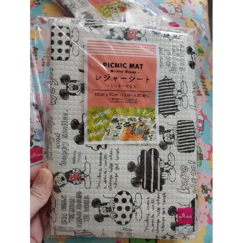 Picnic Mat Daiso Mickey Minnie disney japan