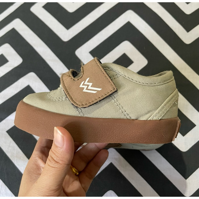 Geoff max sepatu anak preloved