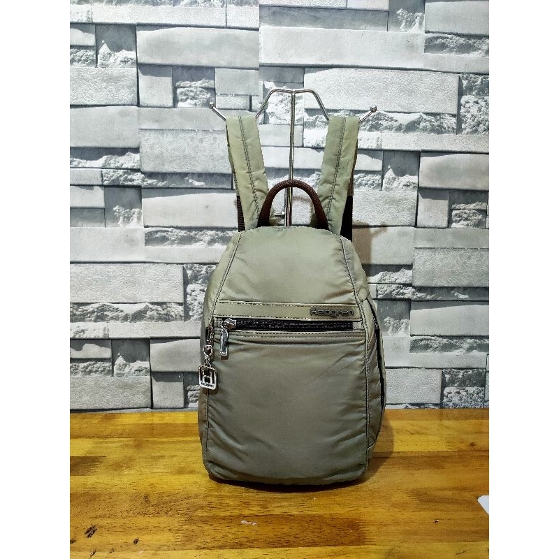 Hedgren small backpack preloved