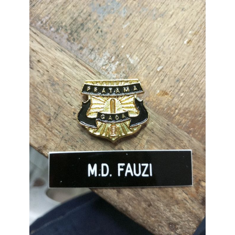 

name tag + pin gada pratama