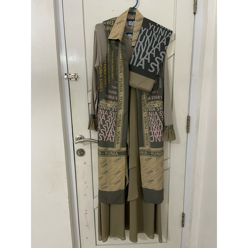 set syari yunia syari