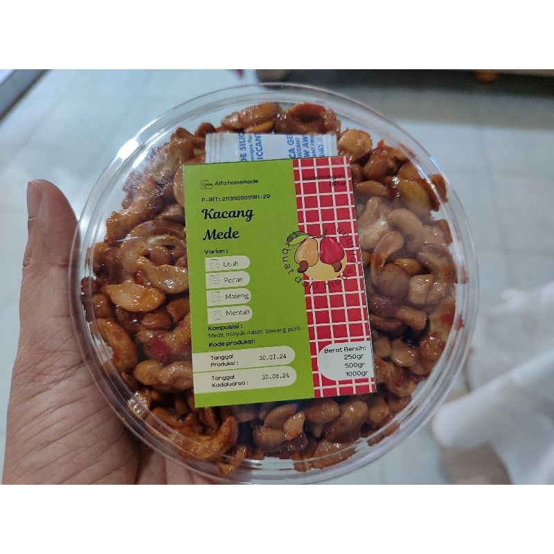 

kacang mente pedas manis