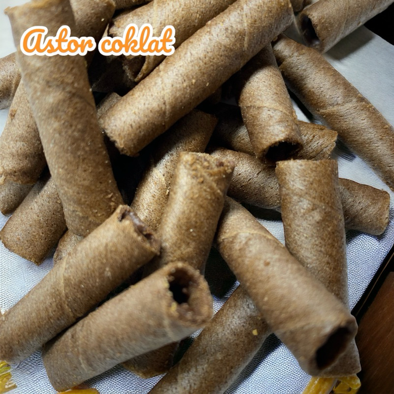 

Twister coklat astor wafer roll coklat dalam lumer enak manis