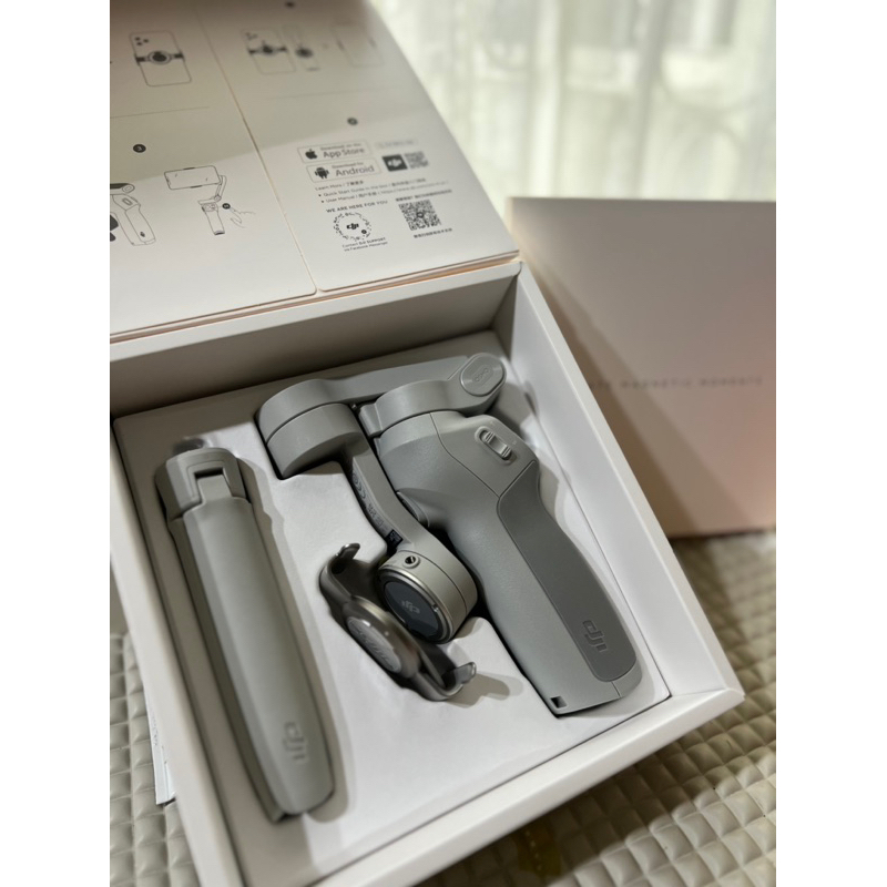 dji osmo 4 SE gimbal handphone stabilizer