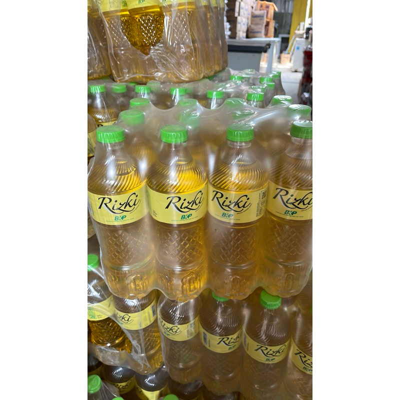 

minyak goreng botol rizki 900ml (1 kerat isi 12botol)