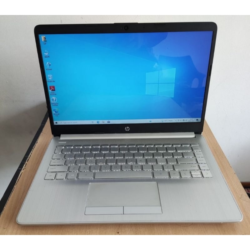 HP 14CF Intel Core i5 Gen 8th Dual VGA Radeon 530