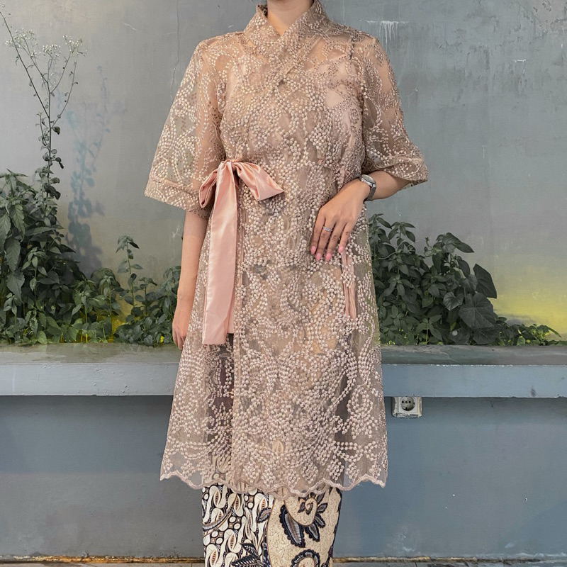 Nadhira Kebaya (Abaya Kebaya Gamis tile motif brukat)
