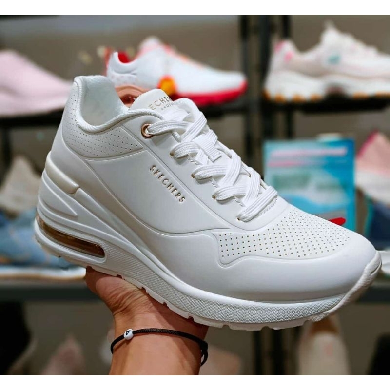 Skechers women million air original