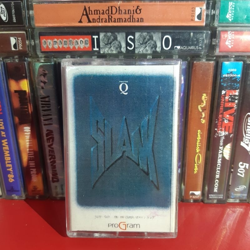 Kaset Pita Slank Suit Suit He He Sexy American Style cover scanan copy