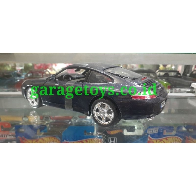 Bburago 1:18 Diecast Porsche 911 Carrera