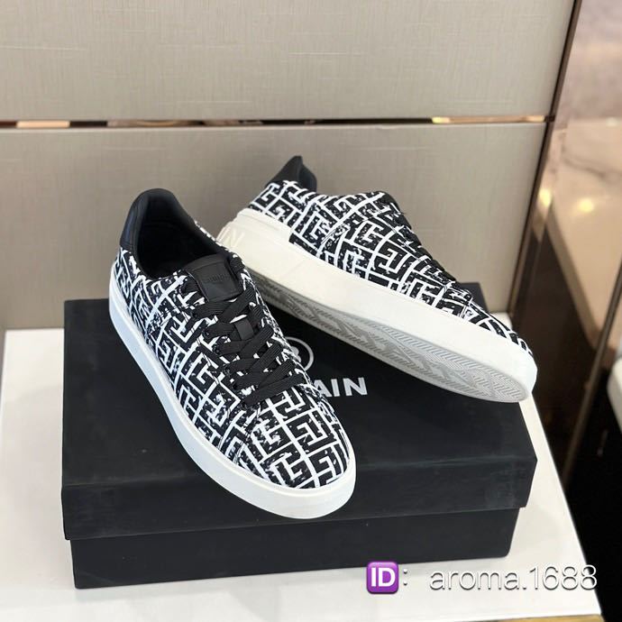 Balmain B-Cour kulit lembut anak lembu dan sepatu nylon tulis