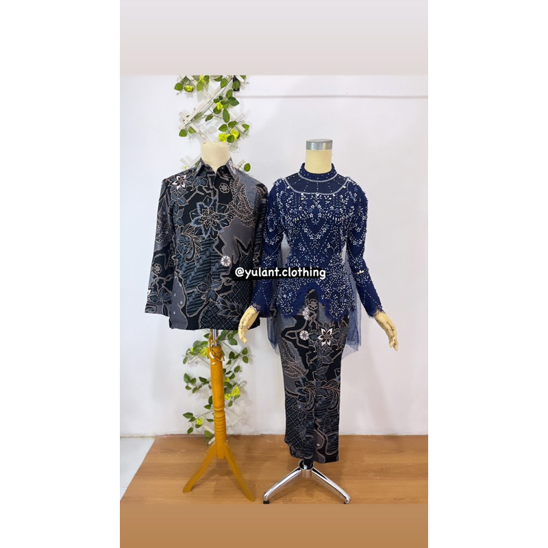 kebaya lamaran couple