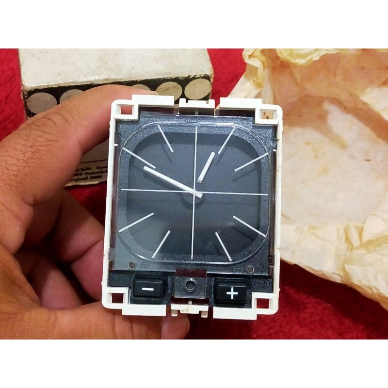 BMW E30 Jam Analog NOS GENUINE
