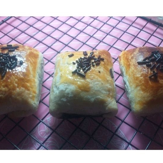 

Bolen Pisang Mix Coklat + Keju Isi 8