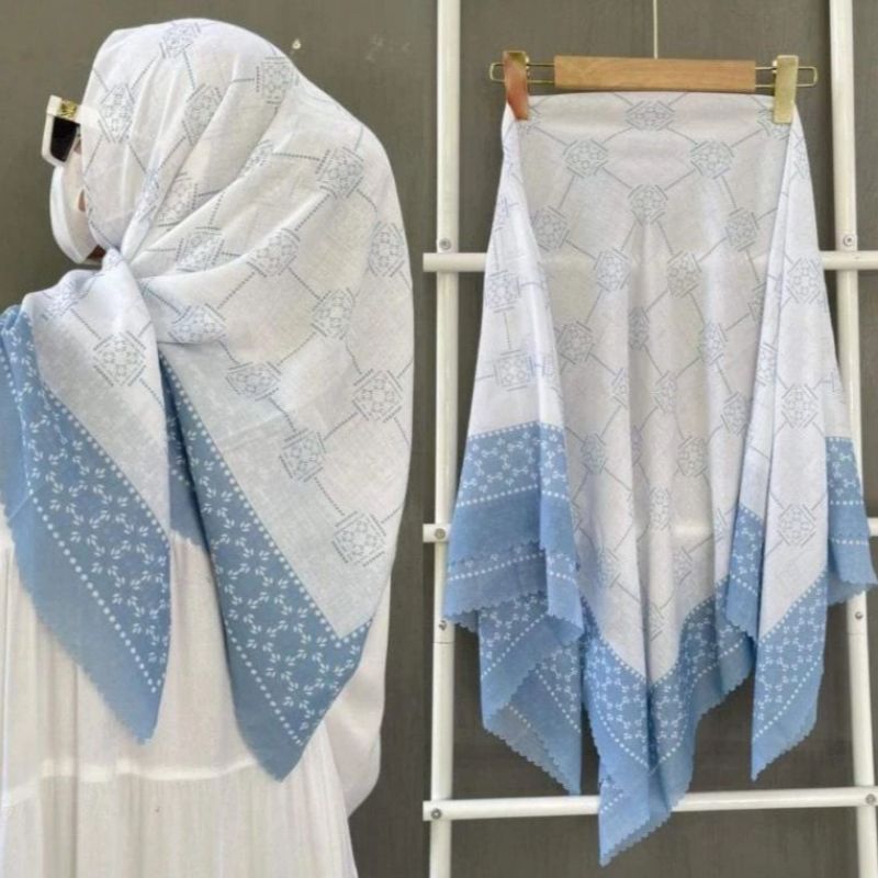 Hijab Segi Empat Voal Premium Motif Luna Maya series