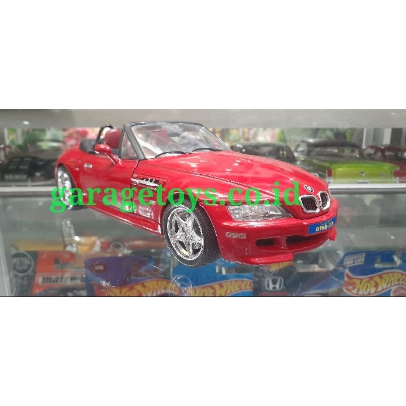 Bburago 1:18 Diecast BMW M Roadster (Z3) James Bond Car