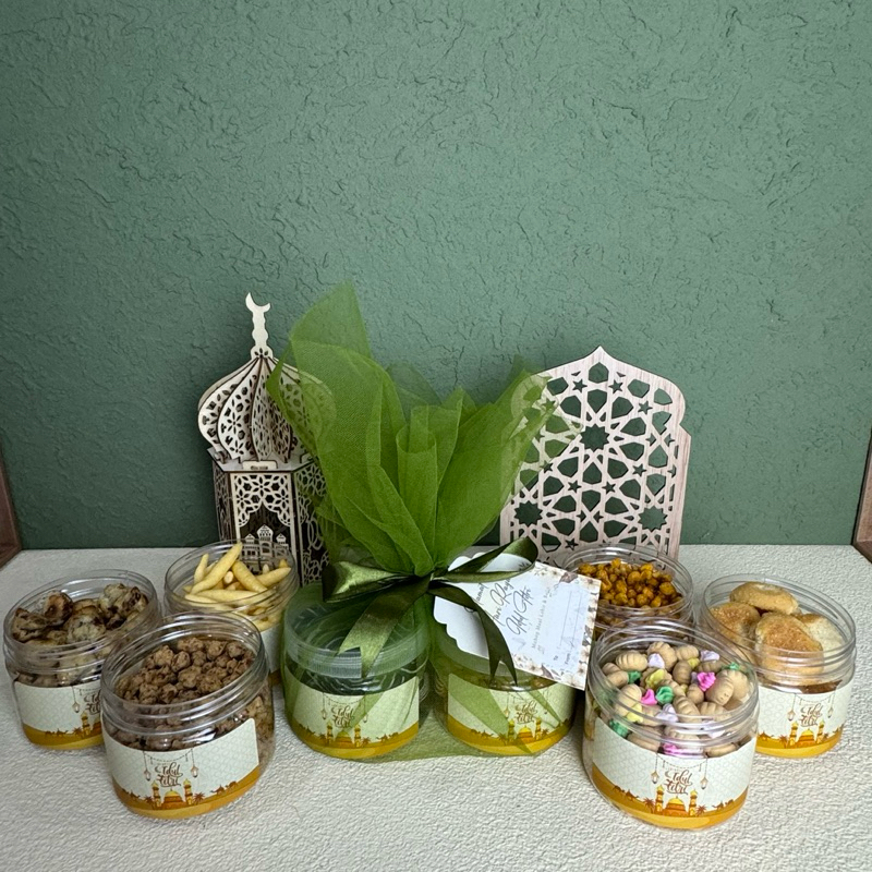 

Terbaru Hampers Lebaran Humaira Isi 2 Toples 400Ml Hampers Premium Cemilan Lebaran Bingkisan Idul