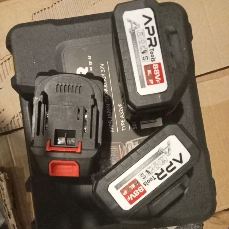 Baterai APR untuk semua bor/impact wrench GTOOLS APR JLD DEKWE MAKITA DLL

Semua colokan yang type L