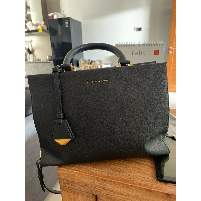 PRELOVED Charles & Keith