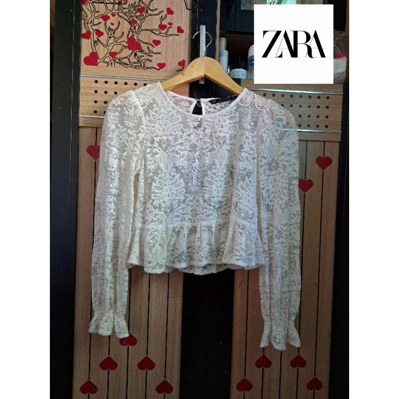 [PRELOVED/THRIFT] BLOUSE BRUKAT BROKAT WANITA CROP ZARA KOREAN STYLE